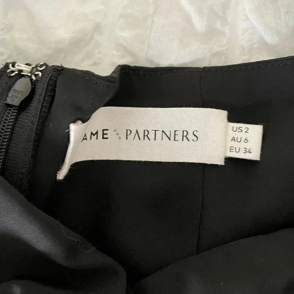 Fame and Partners black side bow romper - Picture 4 of 8